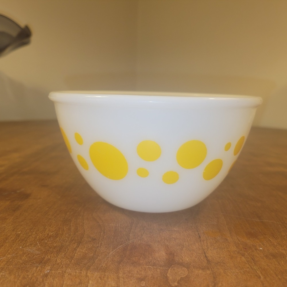 Vtg Federal Glass Yellow Polka Dot‎ Mixing Bowl - 6" diameter - 3" tall